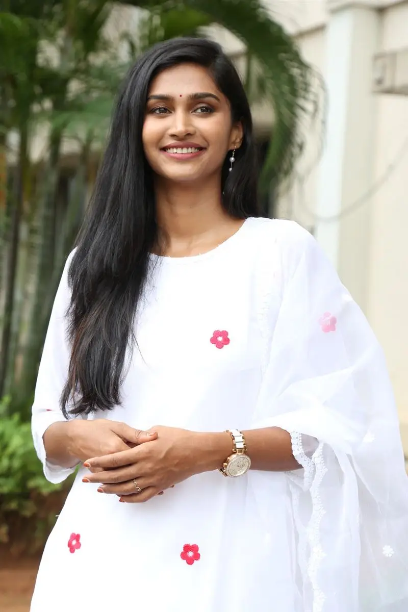 Actress Anoosha Krishna at Pekamedalu Movie Press Meet